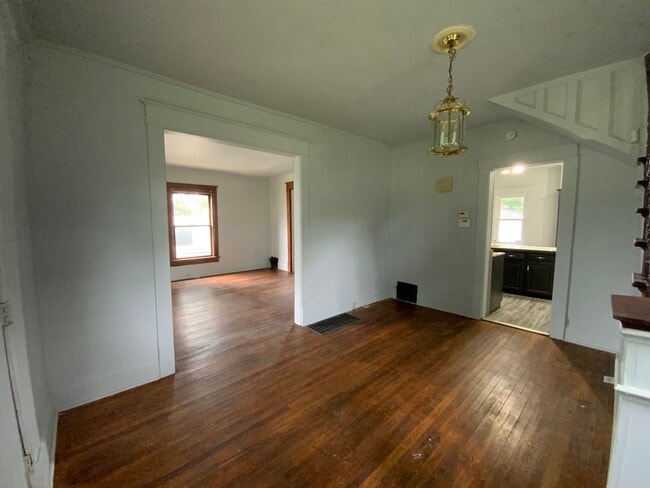 Building Photo - 1207 N Walnut St