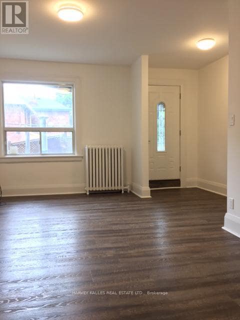 Building Photo - 734 St Clair Ave W