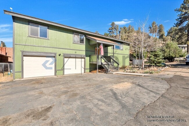 Building Photo - 140 Crable St