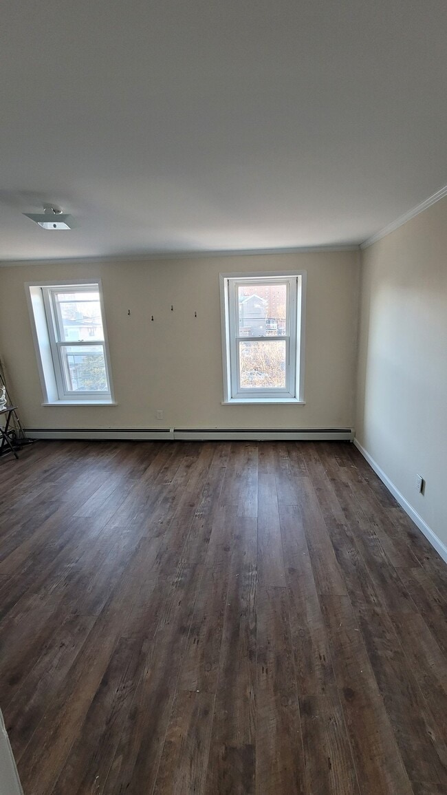 Photo - 351 Hamilton Ave (Trenton, NJ) Apartment
