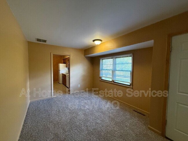 Foto del edificio - 1152 S Paula Ave