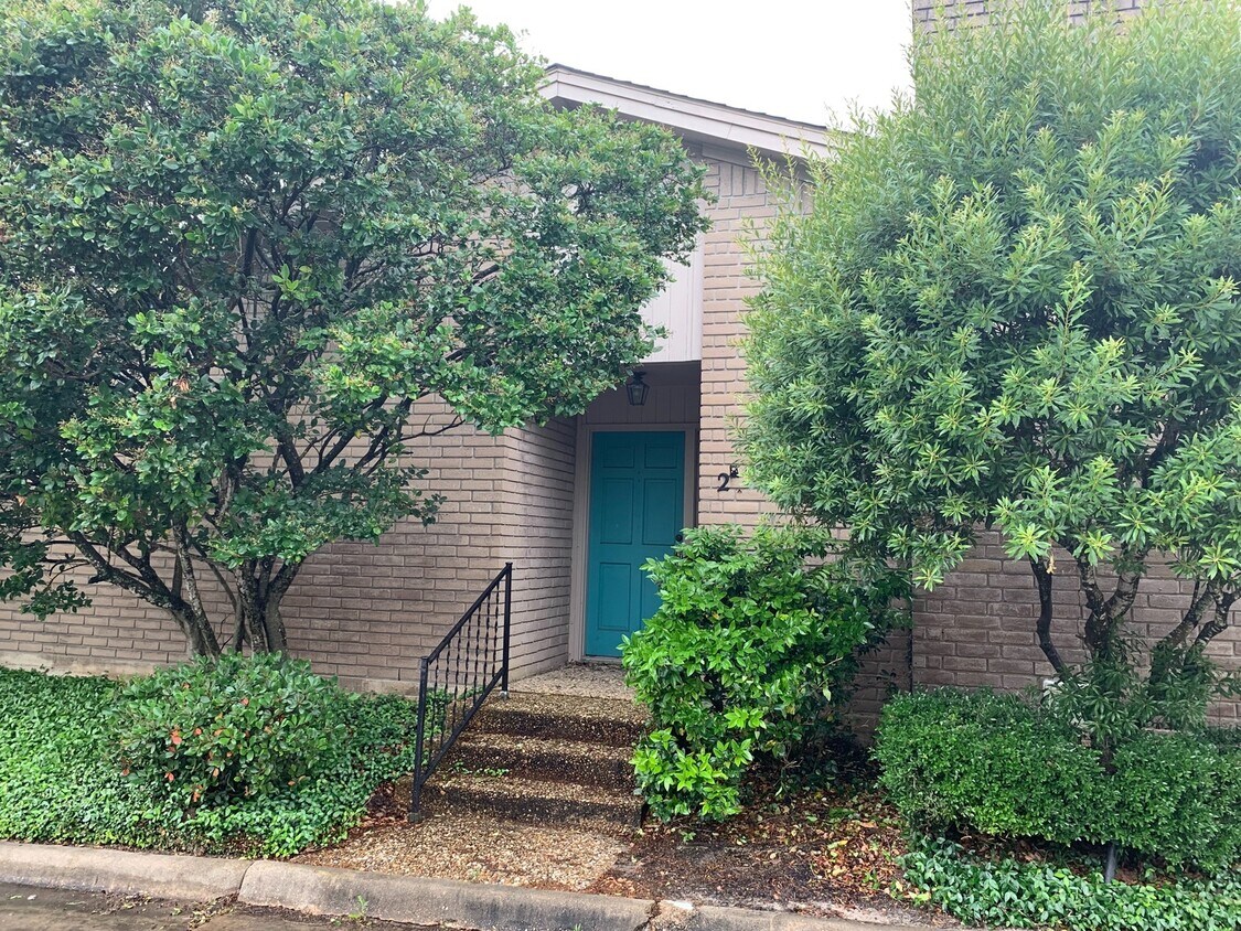 Primary Photo - 1816 Brothers Blvd