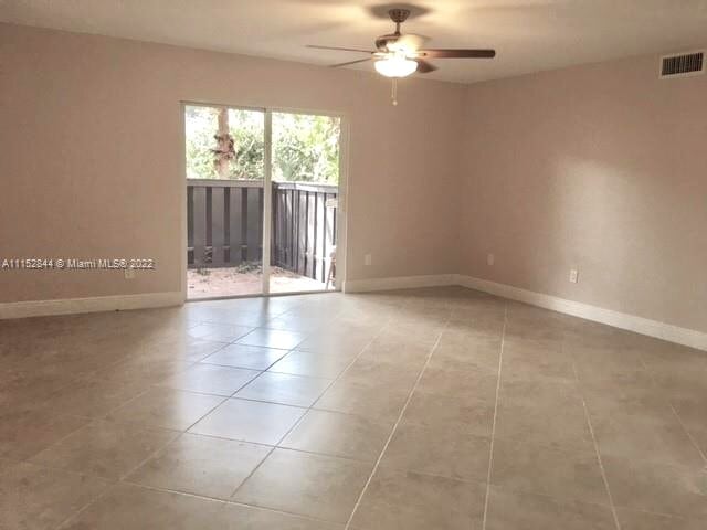 Building Photo - 10738 N Kendall Dr