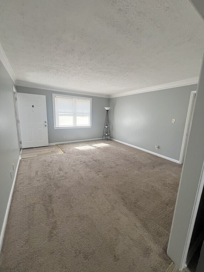 Foto del edificio - 393 Stone Mountain St