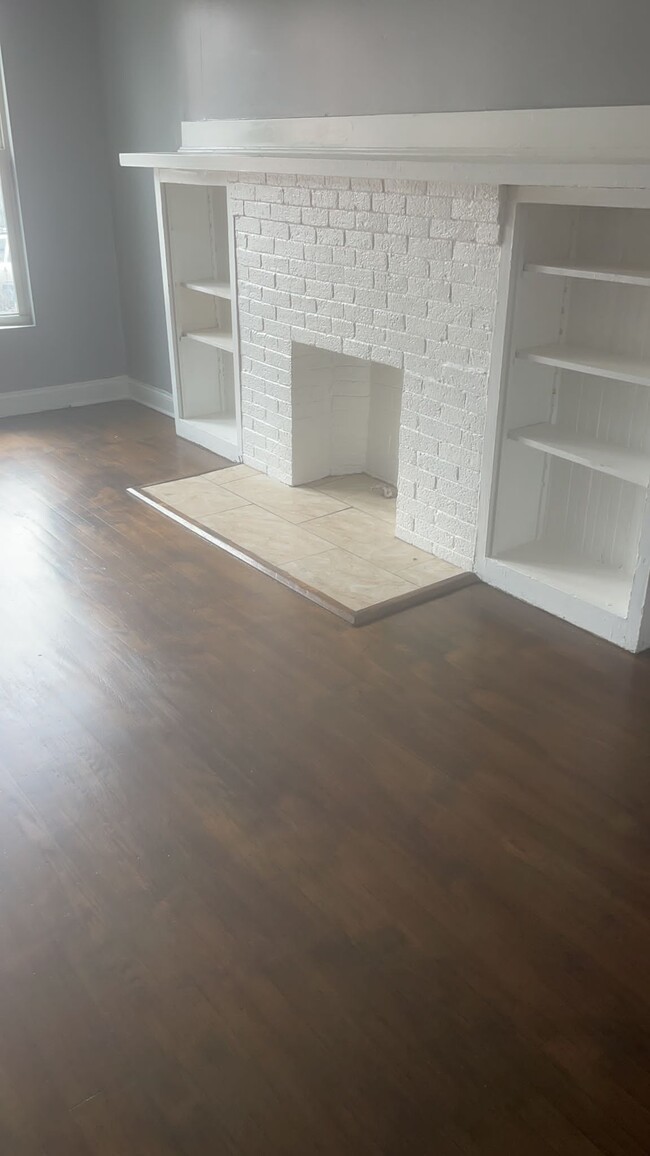 Building Photo - 7234 S Jeffery Blvd