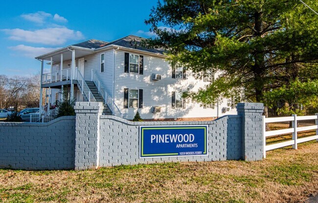 Foto del edificio - 1059 Woods Ferry Rd