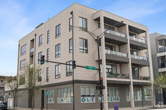 Building Photo - 1801 W Chicago Ave