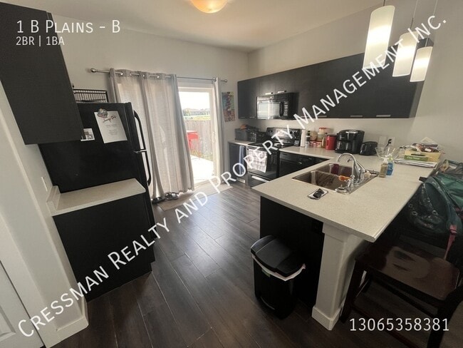 Building Photo - 2 Bedroom, 1 Bathroom Suite