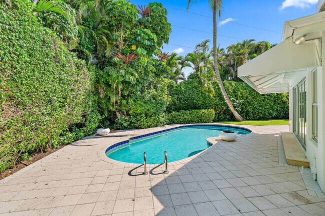 Foto del edificio - 269 Jamaica Ln