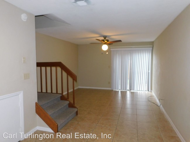 Building Photo - 2 br, 1.5 bath House - 811 SW 60 TERR
