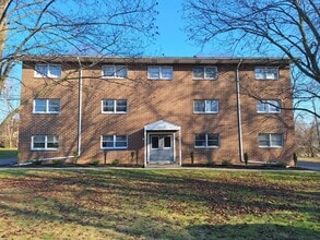 Building Photo - 120 Linden Dr