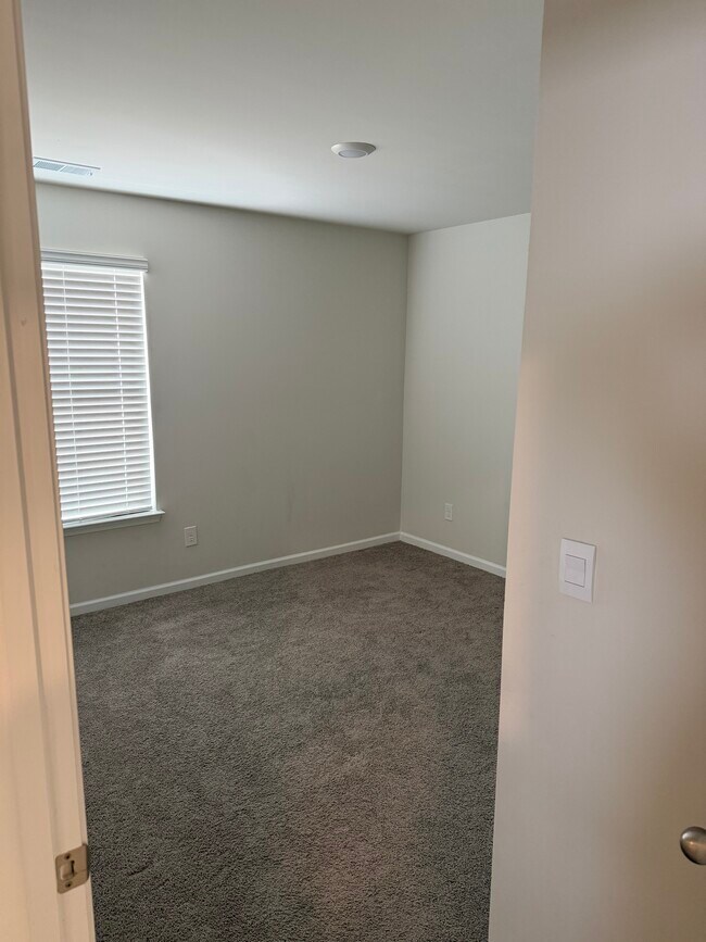 Building Photo - 4735 Cockatoo Dr