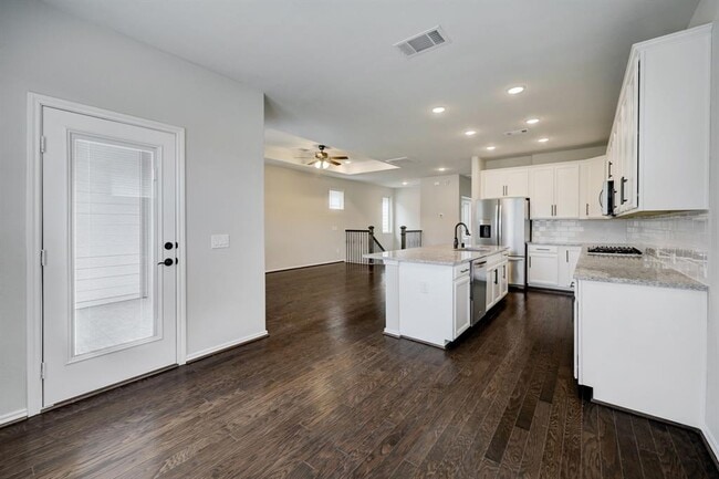 Building Photo - 2114 Bauer Park Dr