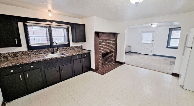 Foto del edificio - 104 W King St