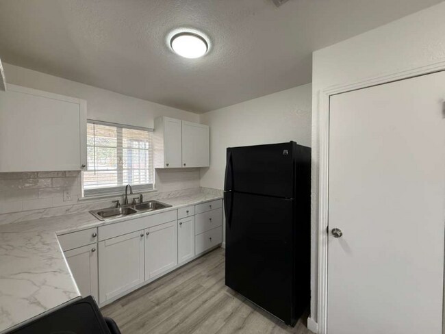 Foto del edificio - 202 Mink Dr