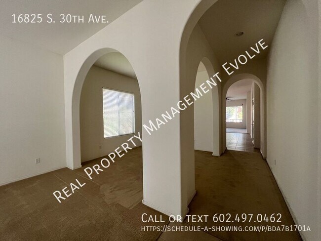 Building Photo - Spacious and Cozy Home