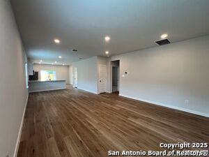 Foto del edificio - 2112 Darst Dr