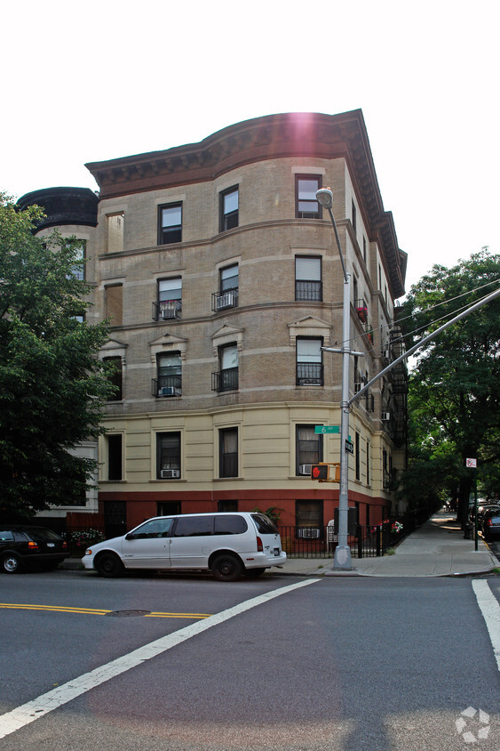 Primary Photo - 405 6th Ave