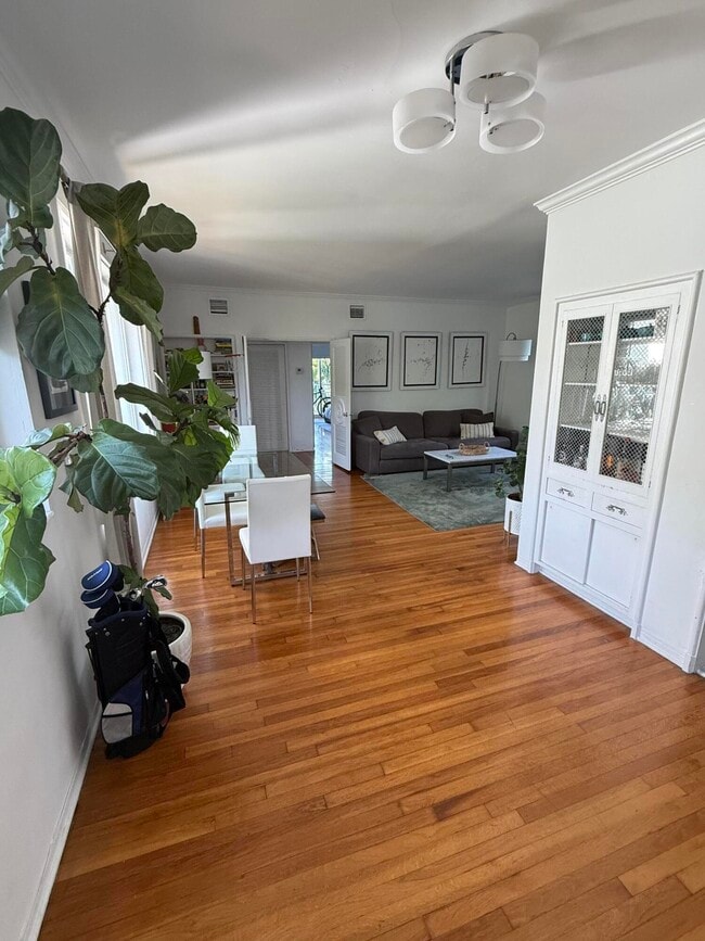 Foto del edificio - 3921 Meridian Ave