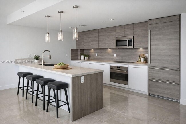 Building Photo - 400 Sunny Isles Blvd