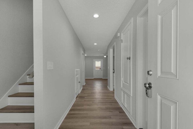 Building Photo - "Charming 2-Bed Townhouse Retreat in Fort Walton Beach with 2.5 Baths!"