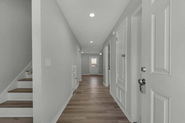 Foto del edificio - "Charming 2-Bed Townhouse Retreat in Fort Walton Beach with 2.5 Baths!"