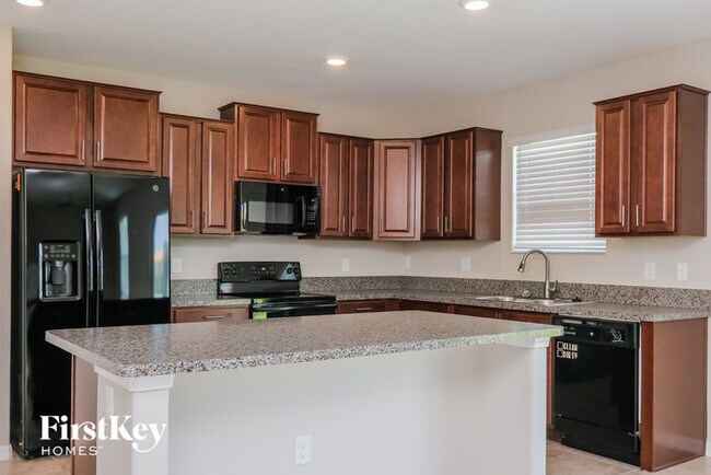 Foto del edificio - 6805 Trent Creek Dr