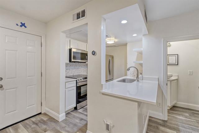 Foto del edificio - 8750 Park Ln