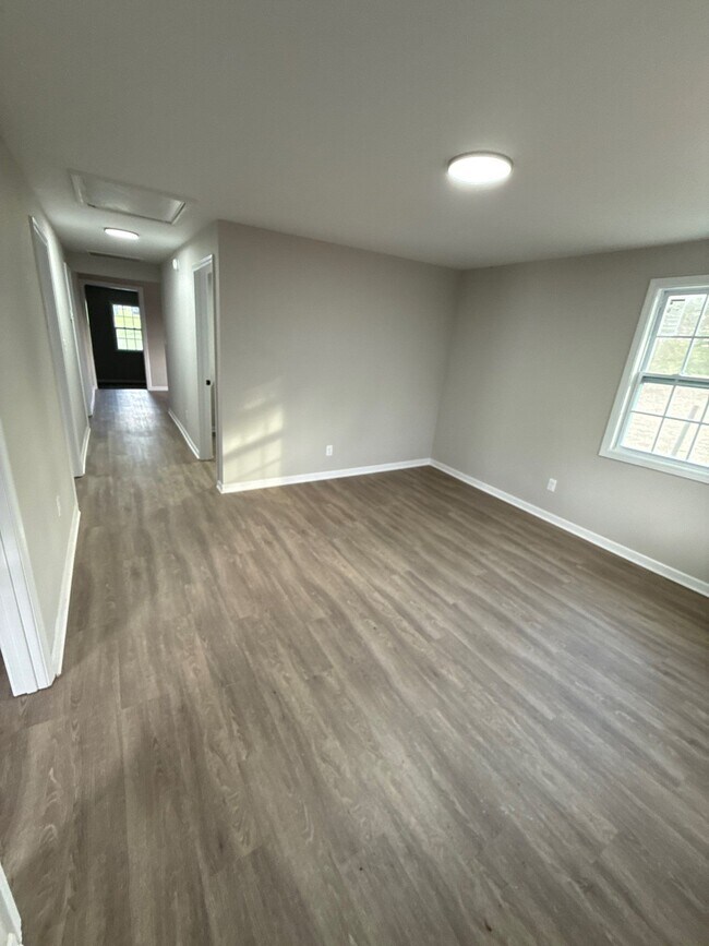 Foto del edificio - 612 Windrow Rd