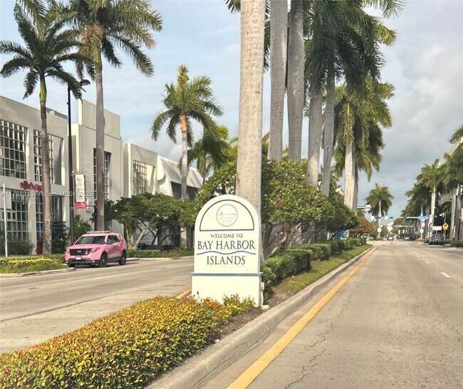 Foto del edificio - 9260 Bay Harbor Terrace