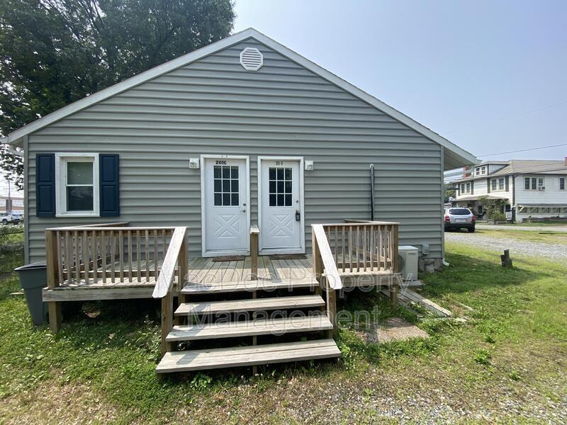201 N Irving Ave, Colonial Beach, VA 22443 Condo for Rent in Colonial