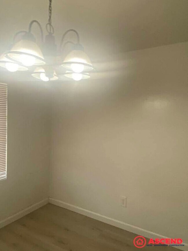 Foto del edificio - 201 E 1st St