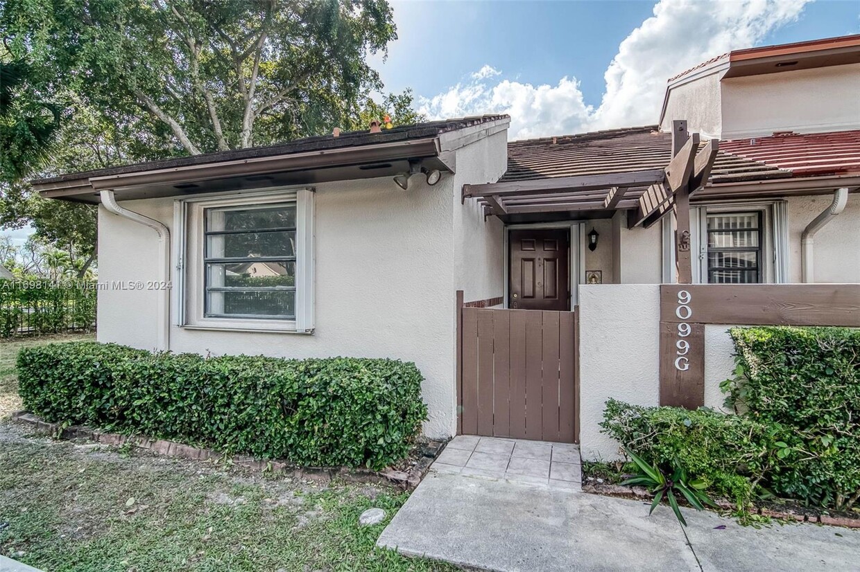 Foto principal - 9099 SW 133rd Ct