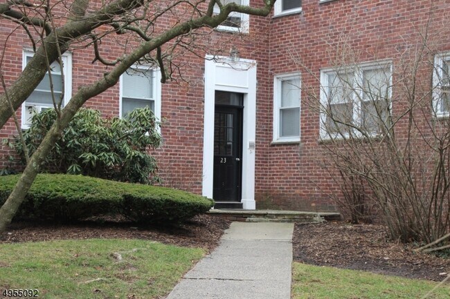 Building Photo - 23 Park Ct