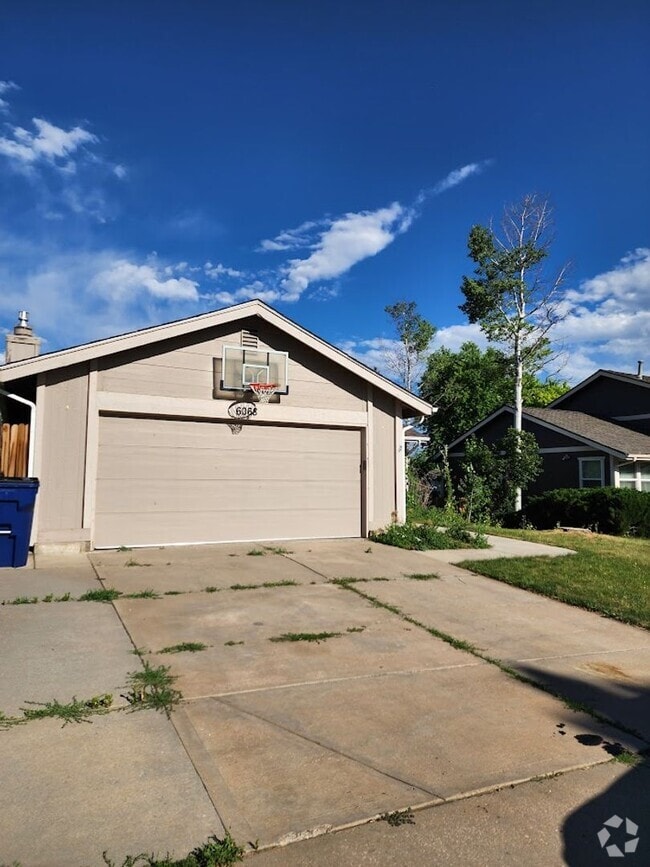 Building Photo - 6068 S Kingston Cir
