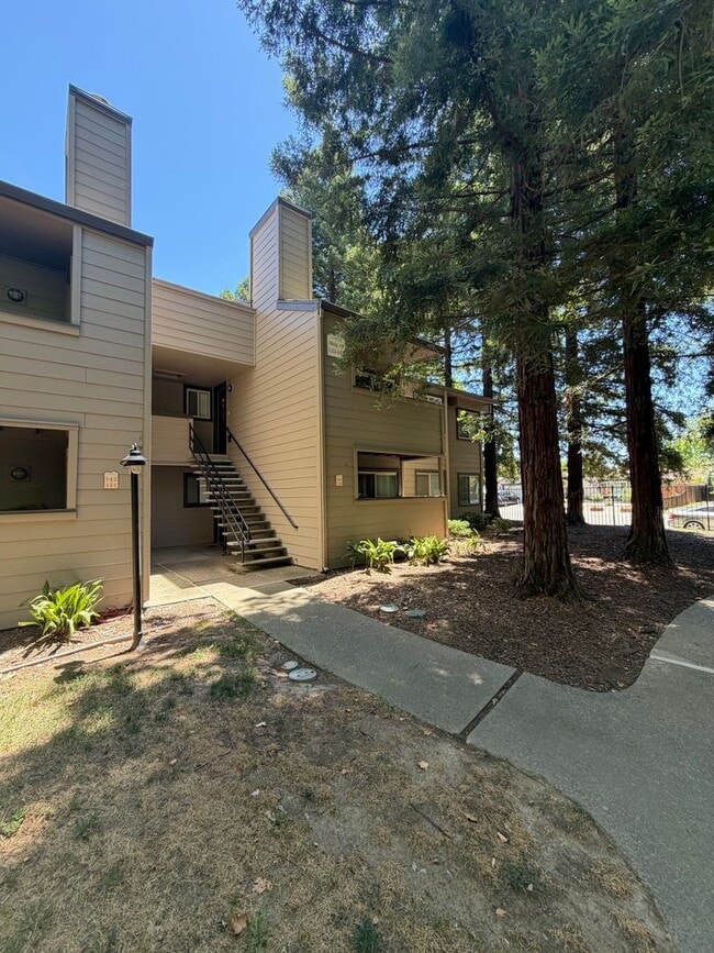 Photo - 2 Bedroom / 1 Bathroom | Upstairs Condo Available Now