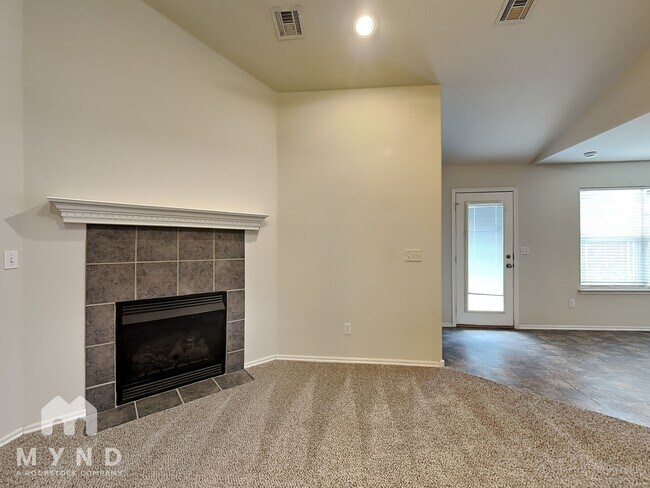 Foto del edificio - 10921 N 149th E Ave