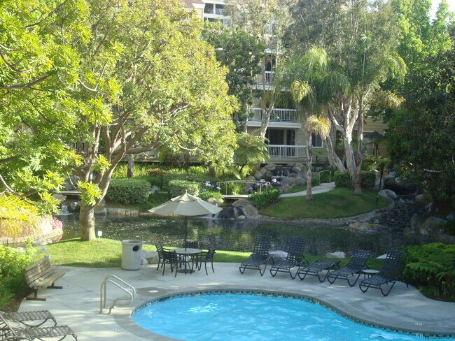 Foto del edificio - 20331 Bluffside Cir