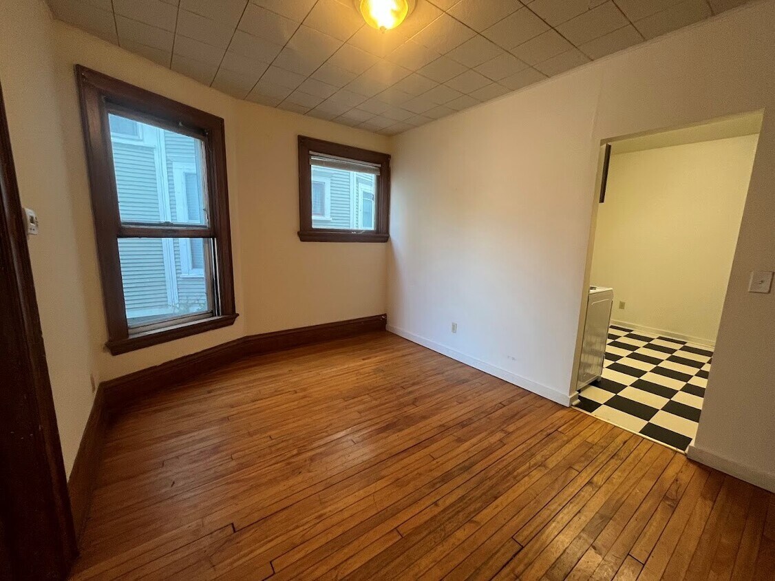 Foto principal - 221 N Livingston St