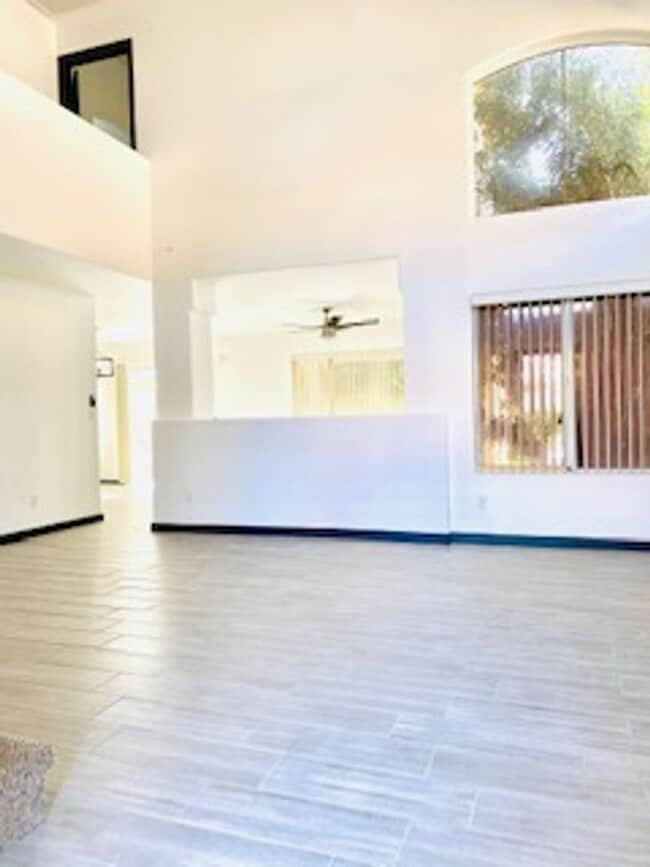Foto del edificio - Large 4 Bedroom, 2.5 Bath