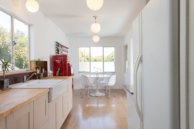 Foto del edificio - 1621 E Balboa Blvd