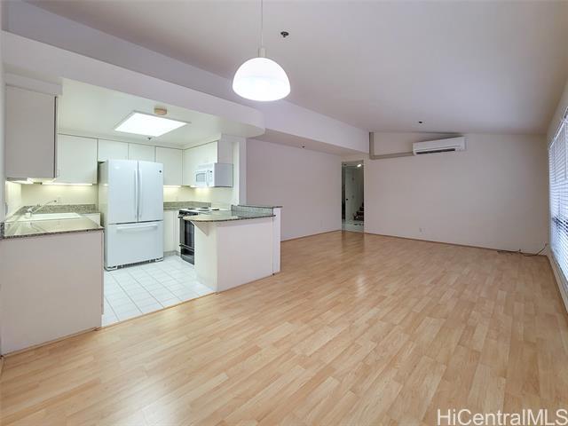 Building Photo - 1629 Waikahalulu Ln