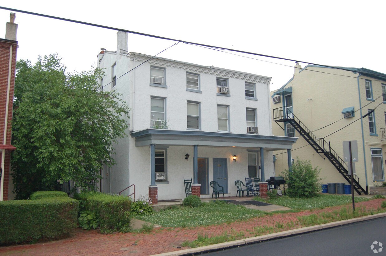 Primary Photo - 115 W Chestnut St