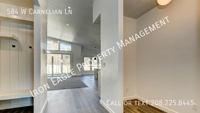 Building Photo - 584 W Carnelian Ln