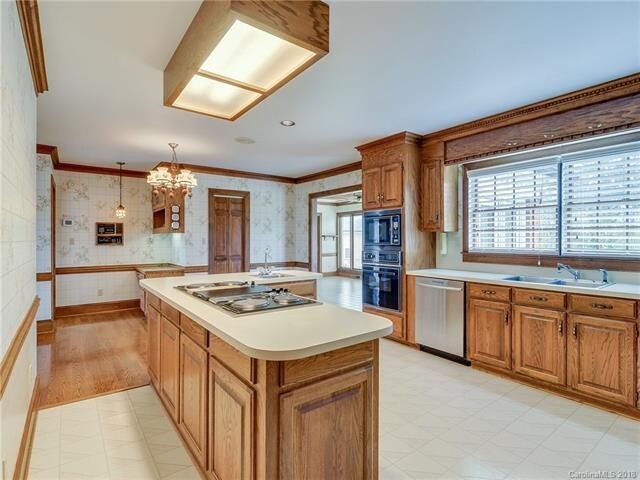 Building Photo - 10652 Peach Orchard Rd