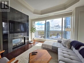 Building Photo - 55 Scollard St