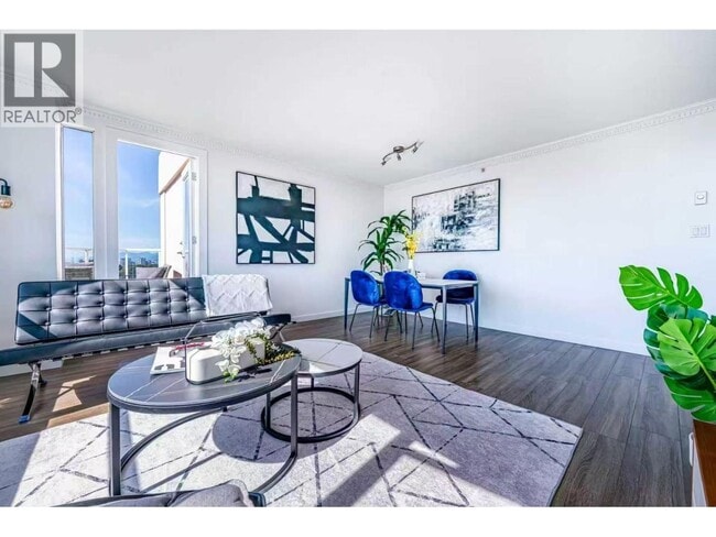 Building Photo - 7760 Granville Ave