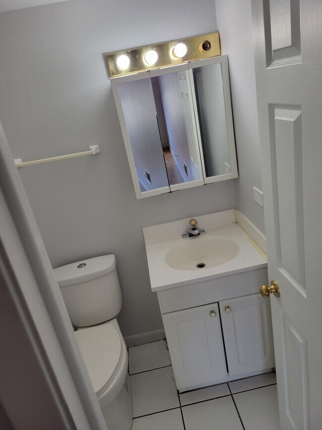 Foto del edificio - 1719 Queensbury Cir