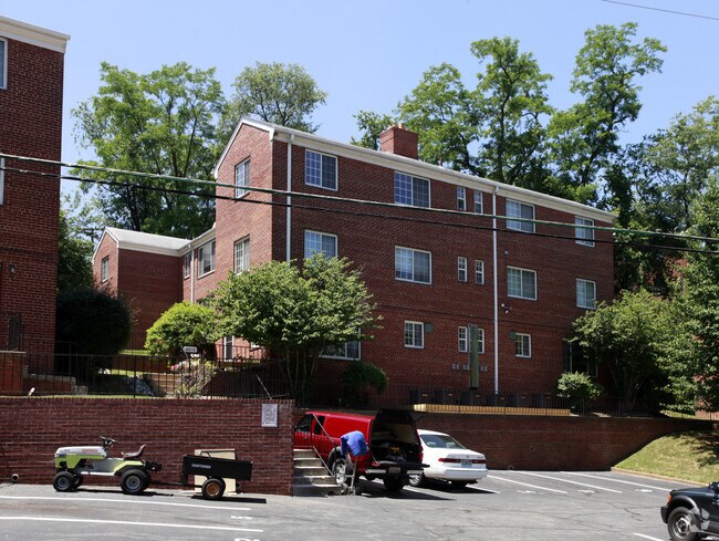 The Admiralty Apartments Rentals Arlington, VA