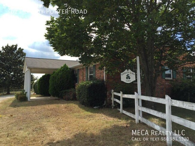 Building Photo - 3627 Sandy Porter Road